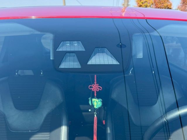 我是1.5T 頂級運動版 新車價89.9萬 我有盲點 自動停車 車道偏移警示 換檔 天窗 空力套件 HID頭燈以上  第17張相片