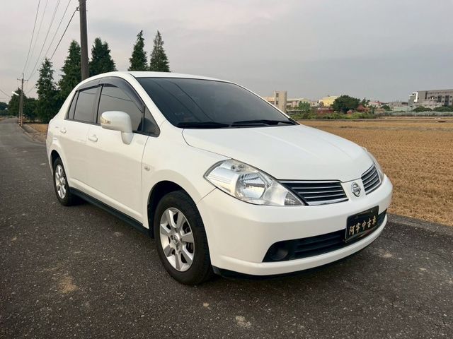 NISSAN認證專賣店 四門旗艦版本 魔術大空間 空間我變化給你看 高CP值 值得你購買  第1張相片