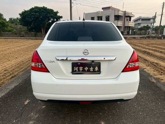 NISSAN認證專賣店 四門旗艦版本 魔術大空間 空間我變化給你看 高CP值 值得你購買  第5張相片