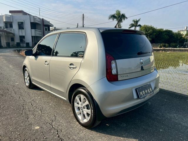 聰明的就懂  超省油 超有力 超安全 2018年年式 原版件 僅跑6萬 加裝定速 電子式前後行車紀錄器  第4張相片