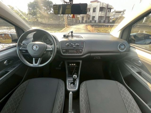 聰明的就懂  超省油 超有力 超安全 2018年年式 原版件 僅跑6萬 加裝定速 電子式前後行車紀錄器  第10張相片