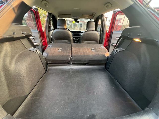 NISSAN認證專賣店 智行旗艦雙色滿配版 全程原廠保養 原廠保固中 紅色黑頂 數位電視 原廠衛星導行 前後雙錄  第8張相片