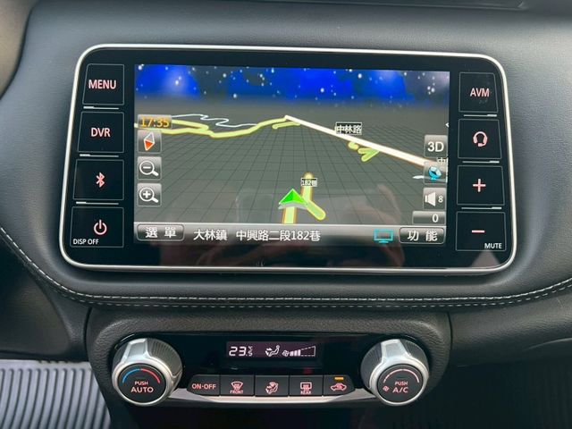 NISSAN認證專賣店 智行旗艦雙色滿配版 全程原廠保養 原廠保固中 紅色黑頂 數位電視 原廠衛星導行 前後雙錄  第14張相片