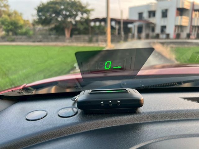 NISSAN認證專賣店 智行旗艦雙色滿配版 全程原廠保養 原廠保固中 紅色黑頂 數位電視 原廠衛星導行 前後雙錄  第16張相片