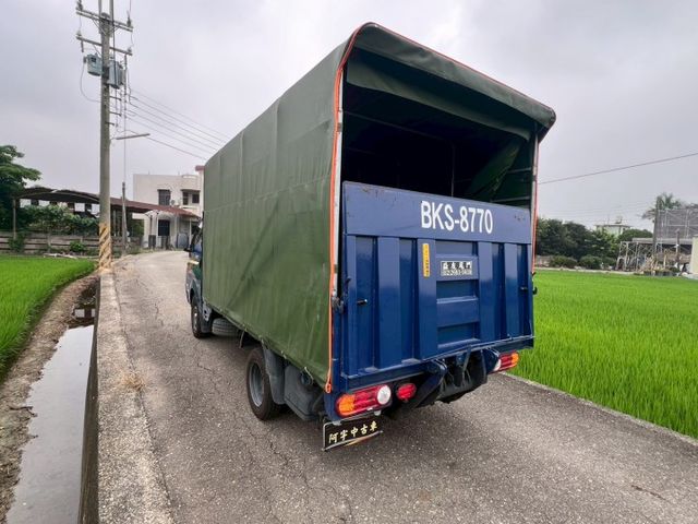 新款六期小霸王 單箱自排 僅跑5萬 加值5萬雙缸三尺油壓尾門  六顆全新輪胎 買回去直接賺錢  第4張相片