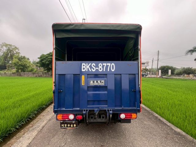 新款六期小霸王 單箱自排 僅跑5萬 加值5萬雙缸三尺油壓尾門  六顆全新輪胎 買回去直接賺錢  第5張相片