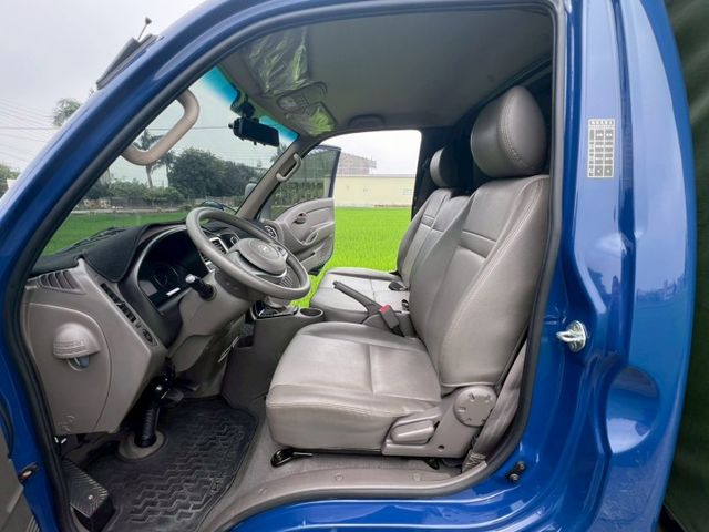 新款六期小霸王 單箱自排 僅跑5萬 加值5萬雙缸三尺油壓尾門  六顆全新輪胎 買回去直接賺錢  第10張相片