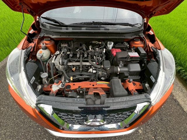 NISSAN專賣店 愛馬仕橘  獻給獨特的你 頂規雙色智行旗艦版 僅跑5萬 保固2年五萬公里  第17張相片