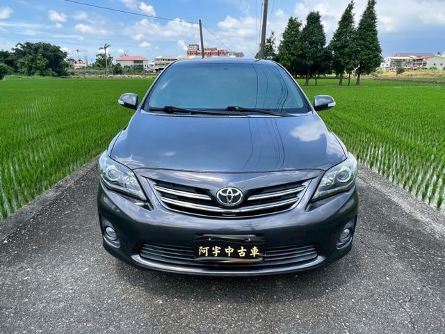 市場稀有 2.0ALTIS 小改款 CVT 超省油  配備超好 免鑰駛啟動 換檔快撥鍵 駕駛座電動座椅 天窗  第2張相片