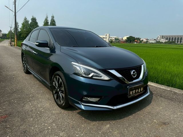 NISSAN專賣店 小改款旗艦版本 空力套件 盲點 舒適大空間 讓你享受買車送沙發的感受 長途不疲累  第1張相片