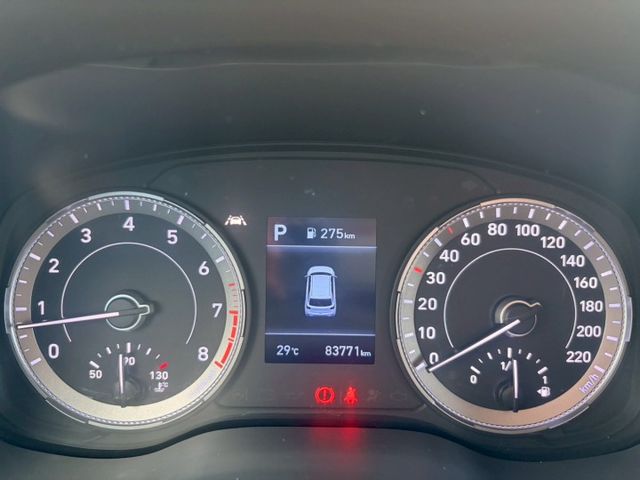 市場超稀少 原版 頂級GLC雙色版本 主動轉向頭燈 LED日行燈 尾燈 盲點 車道偏移系統 全新安卓機環景  第13張相片
