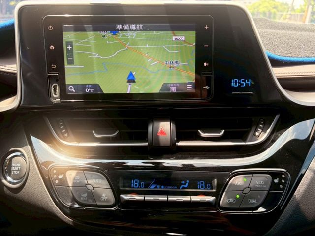 個性小跑車 稅金一年8640 全車原版件  豪華版 電熱椅 LED頭燈 AUTOHOLD 原廠GARMIN影音主機  第14張相片