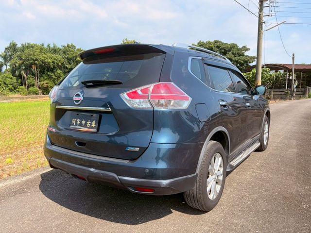 NISSAN專賣店 完美影音版 超舒適休旅車 IKEY 環景 四錄行車紀錄器 車側踏板 定速 雙區恆溫 歡迎鑑賞  第6張相片