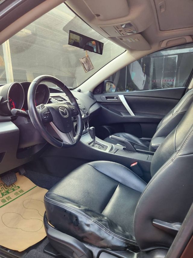 MAZDA馬自達 MAZDA 3  第7張相片