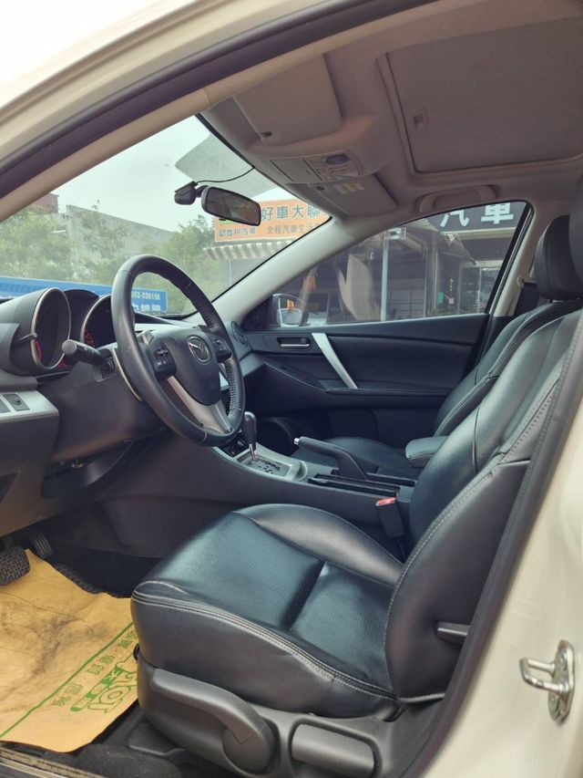 MAZDA馬自達 MAZDA 3  第7張相片
