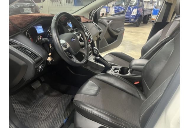 Ford FOCUS  第5張相片