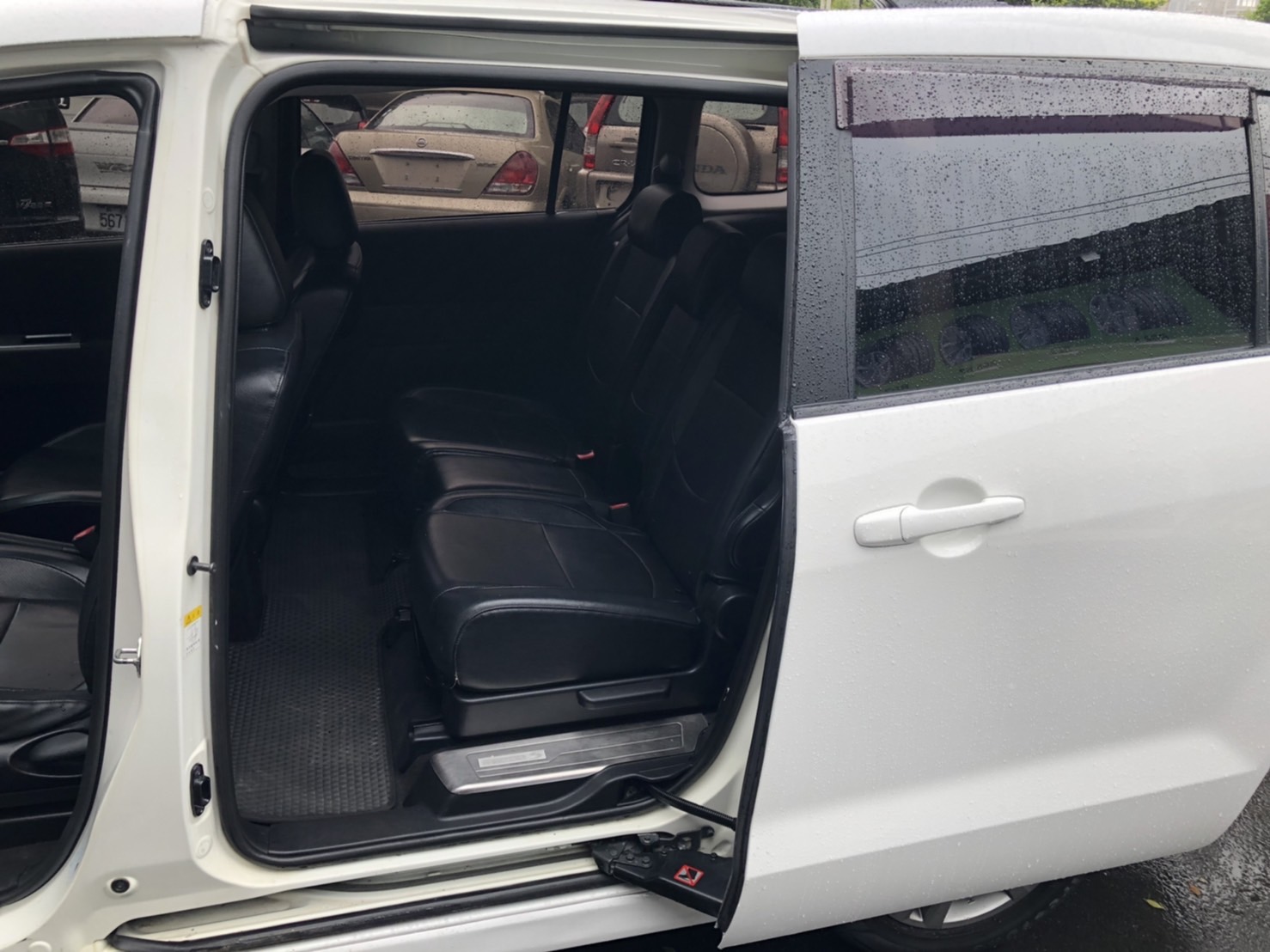 2007 馬五 好車不用費唇舌 電滑門 正7人  第11張相片