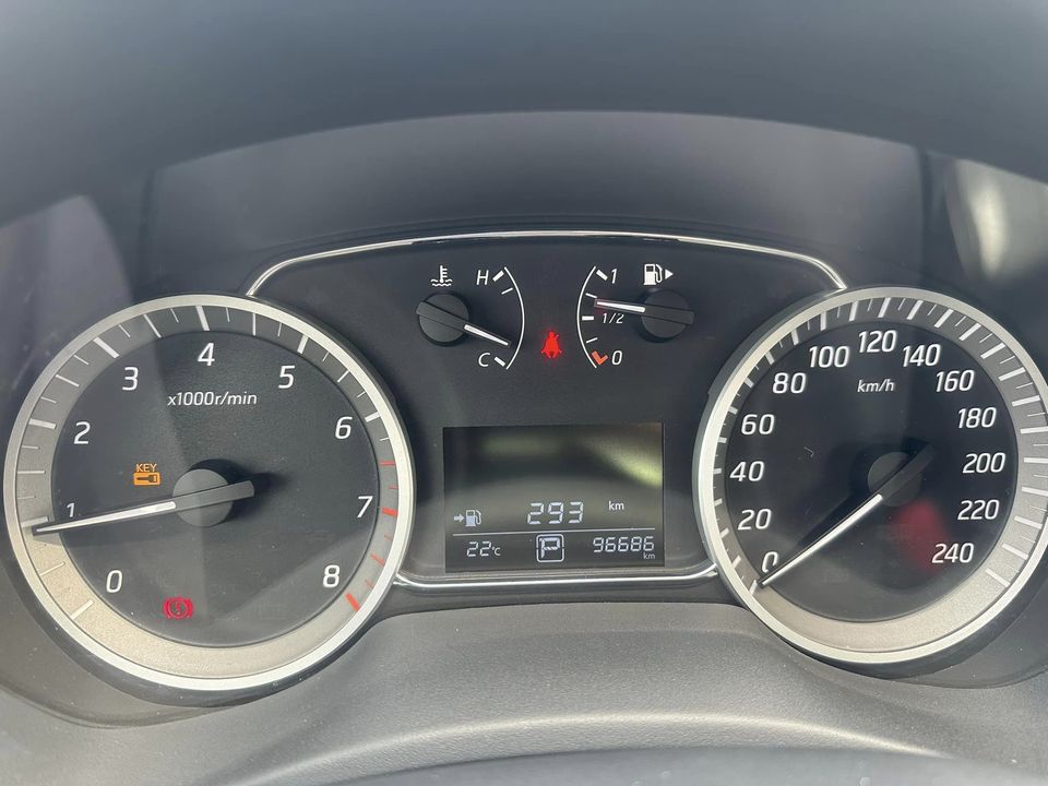 2016 NISSAN SENTRA 1.8L 舒適大空間/免鑰匙/倒車顯影/定速/摸門/電折/空力套件版/0955836122周小姐/LINE：zhen3280612  第10張相片