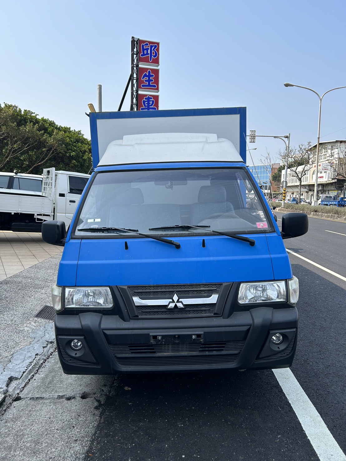 2015 三菱mitsubishi 得利卡廂式貨車 2.4L 手排 里程只跑8千!載貨首選 無待修/0955836122周小姐/LINE：zhen3280612  第4張相片