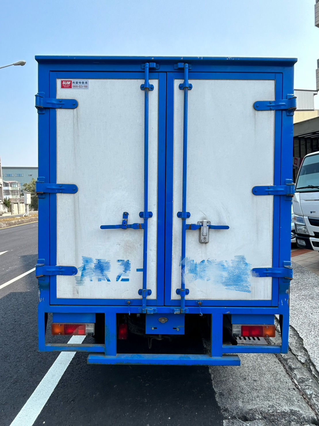 2015 三菱mitsubishi 得利卡廂式貨車 2.4L 手排 里程只跑8千!載貨首選 無待修/0955836122周小姐/LINE：zhen3280612  第6張相片