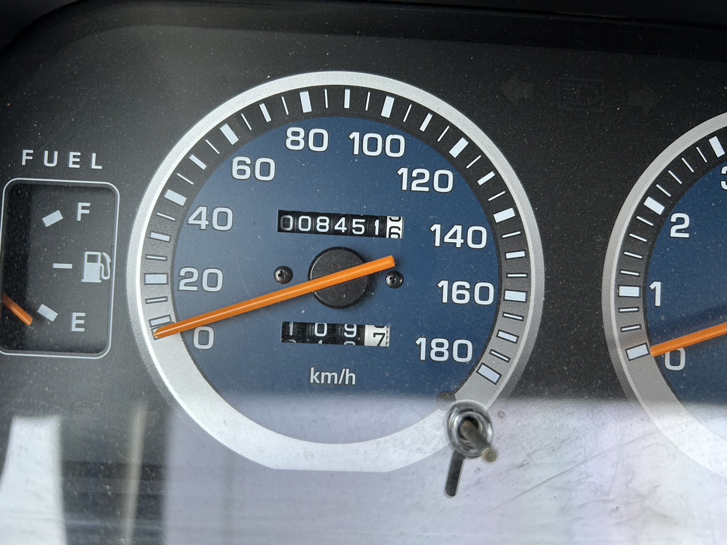 2015 三菱mitsubishi 得利卡廂式貨車 2.4L 手排 里程只跑8千!載貨首選 無待修/0955836122周小姐/LINE：zhen3280612  第8張相片