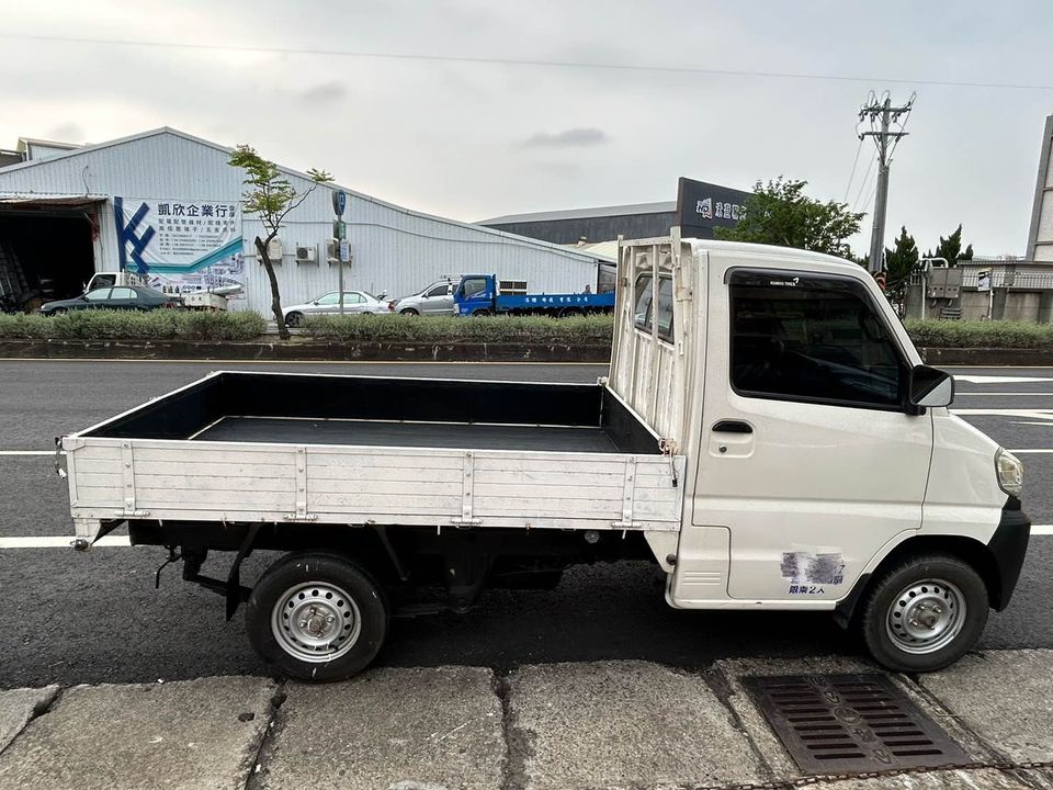 2014 三菱mitsubishi 菱利貨車 1.3L 手排/車況穩穩的/完全不用再花/事業打拼好幫手/0955836122 周小姐/LINE：zhen3280612  第3張相片
