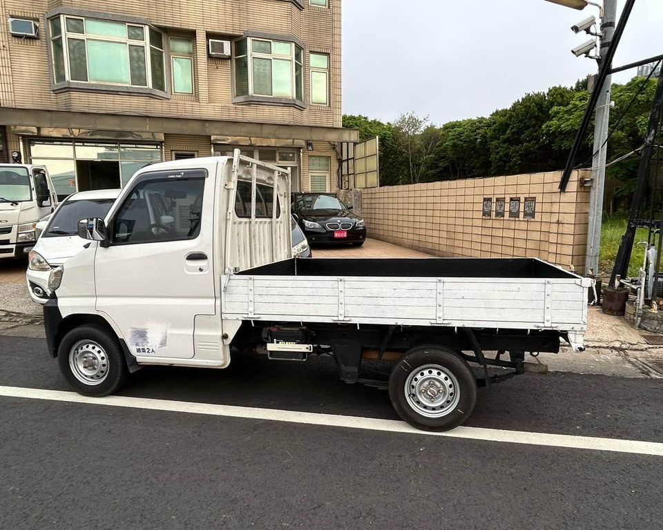 2014 三菱mitsubishi 菱利貨車 1.3L 手排/車況穩穩的/完全不用再花/事業打拼好幫手/0955836122 周小姐/LINE：zhen3280612  第7張相片