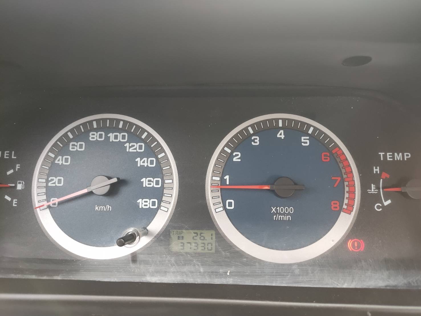 2018 Mitsubishi三菱 得利卡白色貨車/原鈑件/只跑3萬/電動窗/倒車影像/載貨好幫手/0955836122 周小姐/LINE：zhen3280612  第8張相片