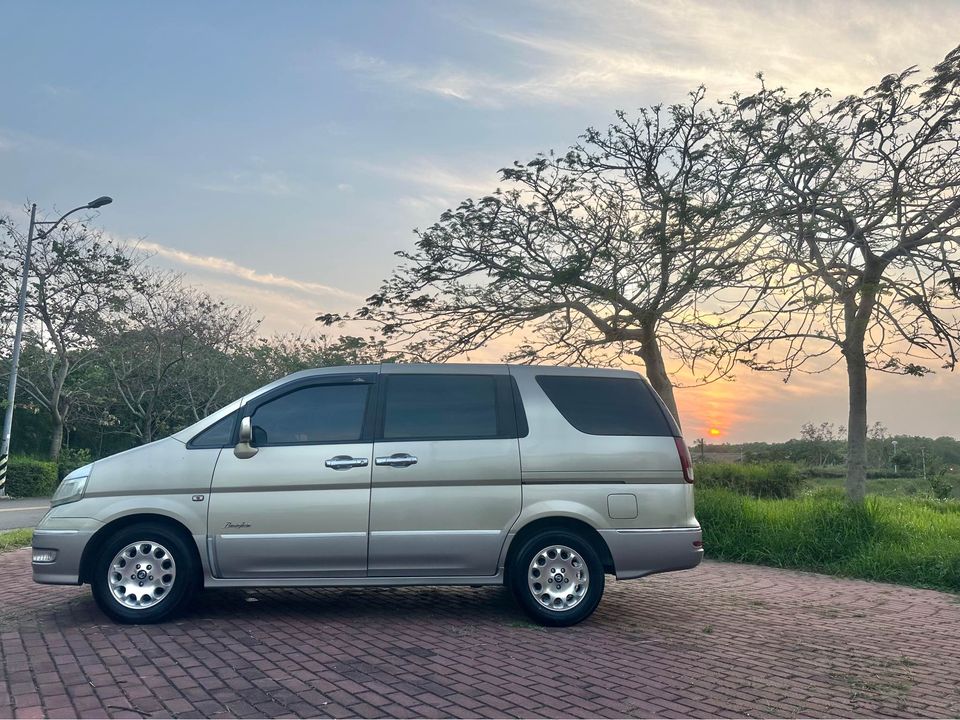 2005 NISSAN Serena QRV 2.0L 自排超大七人座/客貨兩用/全家大小出門沒問題/0955836122 周小姐/LINE：zhen3280612  第2張相片