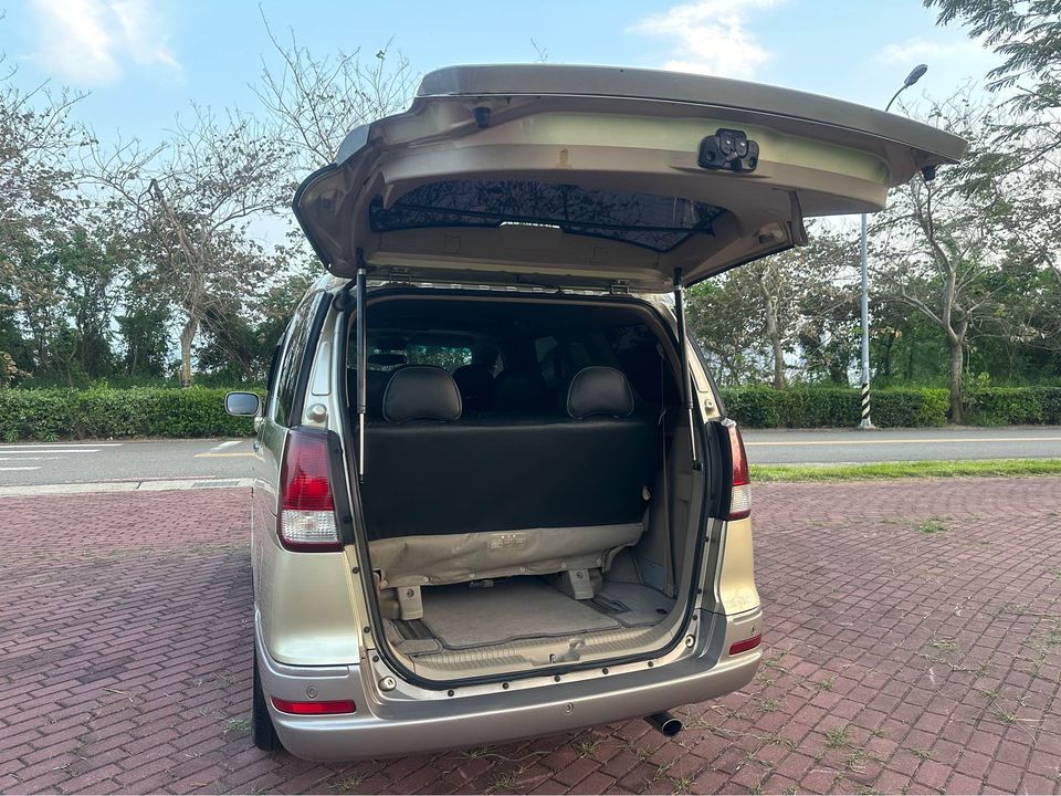 2005 NISSAN Serena QRV 2.0L 自排超大七人座/客貨兩用/全家大小出門沒問題/0955836122 周小姐/LINE：zhen3280612  第3張相片