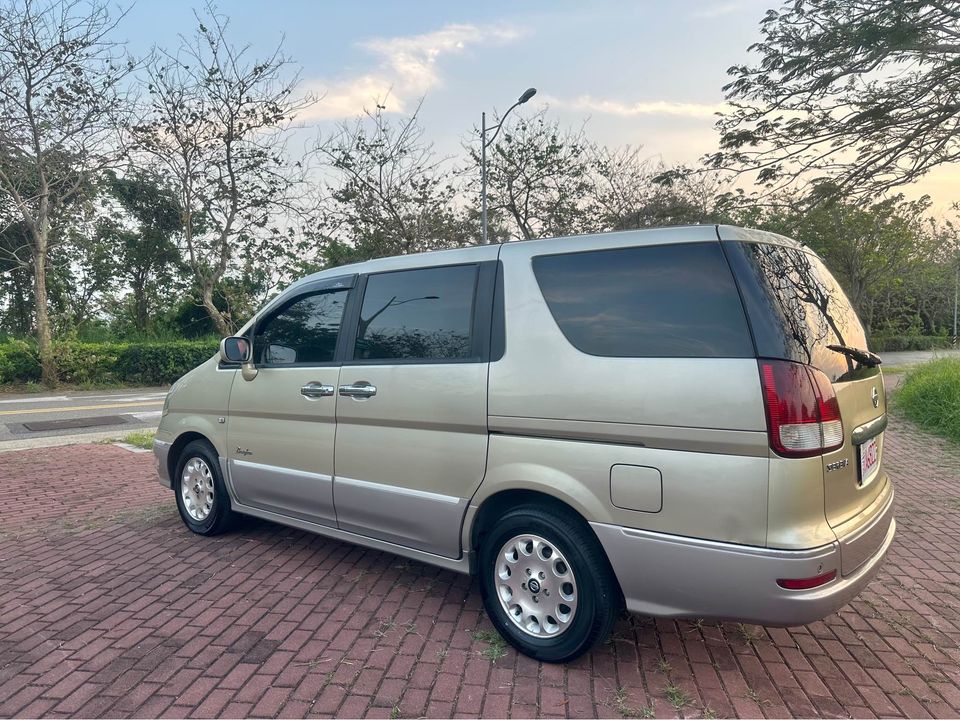 2005 NISSAN Serena QRV 2.0L 自排超大七人座/客貨兩用/全家大小出門沒問題/0955836122 周小姐/LINE：zhen3280612  第6張相片