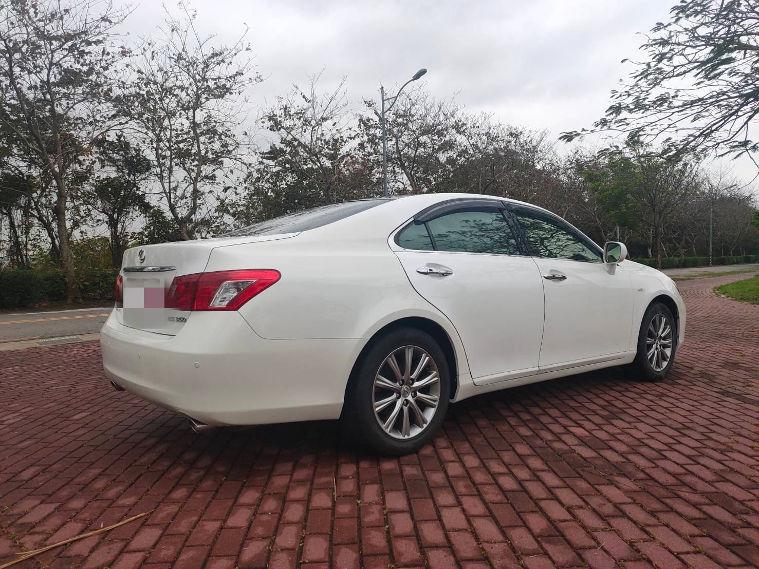 2006 Lexus es350 白 3.5L 便宜好開車況佳/認證車/專用大螢幕/全景天窗/免鑰匙/電動椅/0955836122 周小姐/LINE:zhen3280612  第3張相片