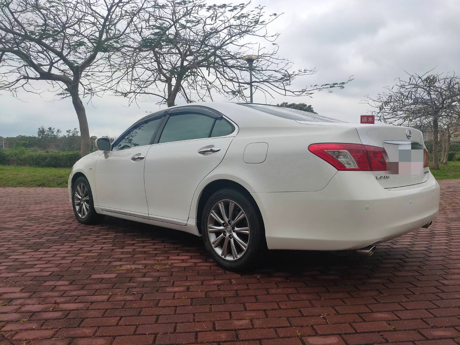 2006 Lexus es350 白 3.5L 便宜好開車況佳/認證車/專用大螢幕/全景天窗/免鑰匙/電動椅/0955836122 周小姐/LINE:zhen3280612  第4張相片