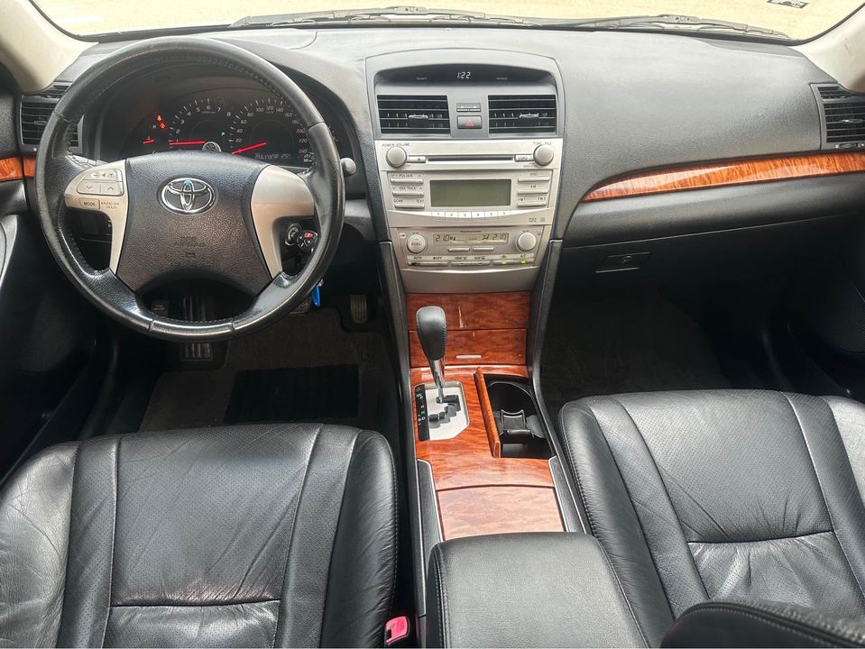 2007年 Toyota CAMRY 2.4L 後座出風口/駕駛座電動調整/雙安全氣囊/可認證/0955836122 周小姐/LINE：zhen3280612  第8張相片