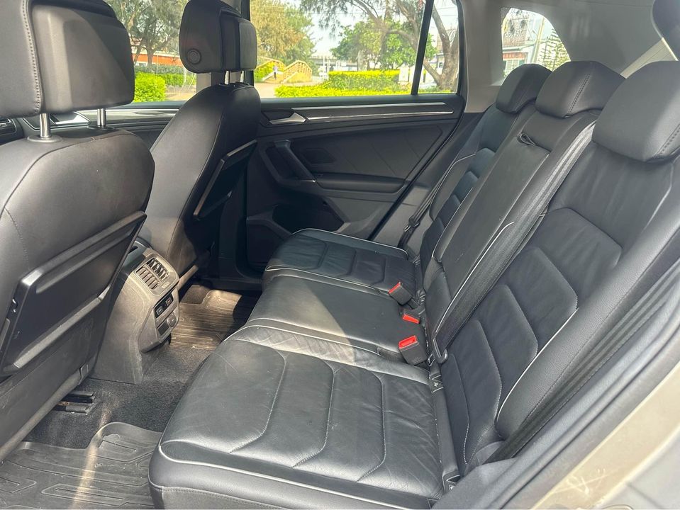2017 Volkswagen Tiguan 400 TDI R-Line 2.0 頂款配備/柴油渦輪好會跑 四輪驅動/0955836122 周小姐/LINE：zhen3280612  第6張相片