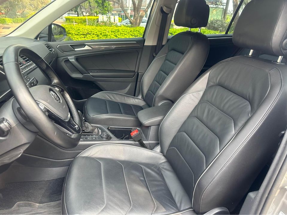 2017 Volkswagen Tiguan 400 TDI R-Line 2.0 頂款配備/柴油渦輪好會跑 四輪驅動/0955836122 周小姐/LINE：zhen3280612  第7張相片