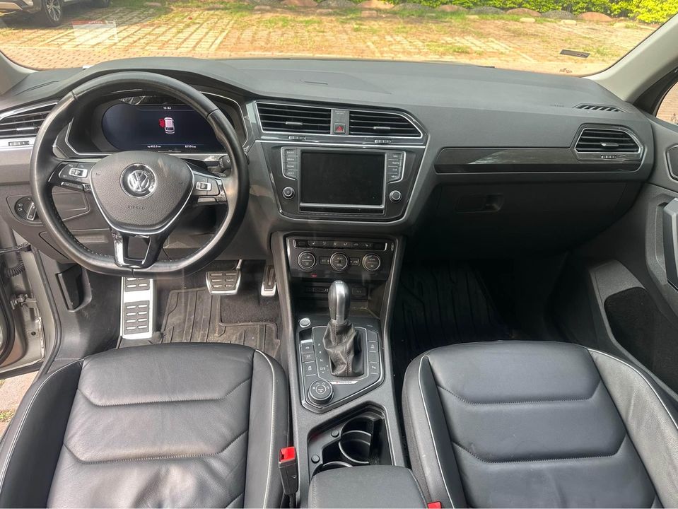 2017 Volkswagen Tiguan 400 TDI R-Line 2.0 頂款配備/柴油渦輪好會跑 四輪驅動/0955836122 周小姐/LINE：zhen3280612  第8張相片