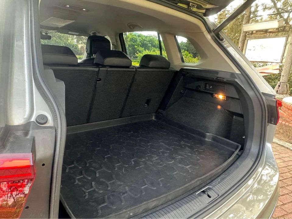2017 Volkswagen Tiguan 400 TDI R-Line 2.0 頂款配備/柴油渦輪好會跑 四輪驅動/0955836122 周小姐/LINE：zhen3280612  第10張相片
