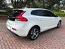 2017 Volvo富豪 V40 T3 1.5L 配備滿 稅金低 安全係數高/0955836122 周小姐/LINE：zhen3280612  第5張縮圖