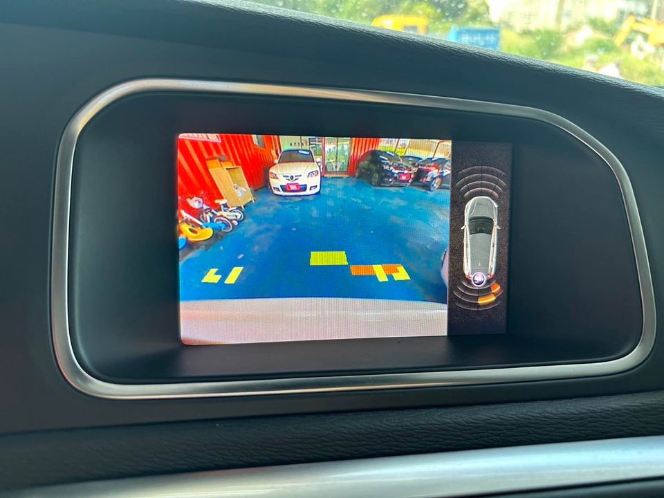 2017 Volvo富豪 V40 T3 1.5L 配備滿 稅金低 安全係數高/0955836122 周小姐/LINE：zhen3280612  第16張相片