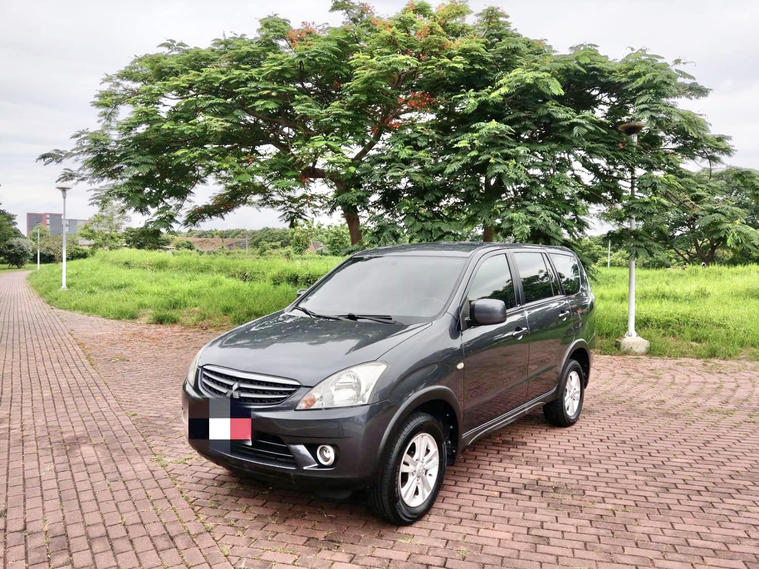 2013 Mitsubishi三菱 Zinger 2.4L 5+2七人座 好開無待修/跑少少/倒車顯影/0955836122 周小姐/Line:zhen3280612  第5張相片