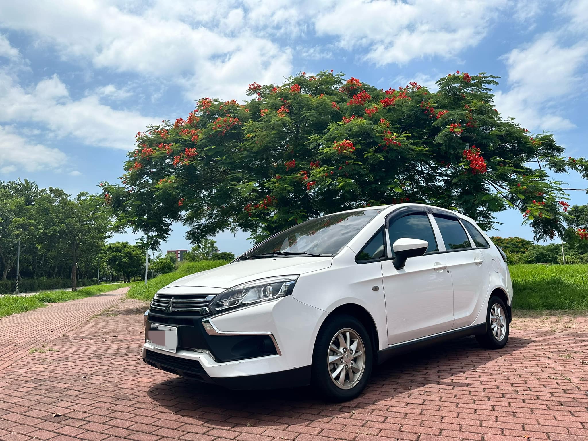 2020 Mitsubishi Colt Plus 1.5L 白 僅跑6萬 一手原鈑件  第1張相片