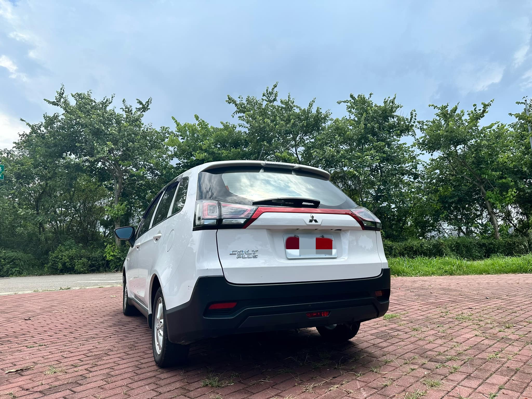 2020 Mitsubishi Colt Plus 1.5L 白 僅跑6萬 一手原鈑件  第3張相片