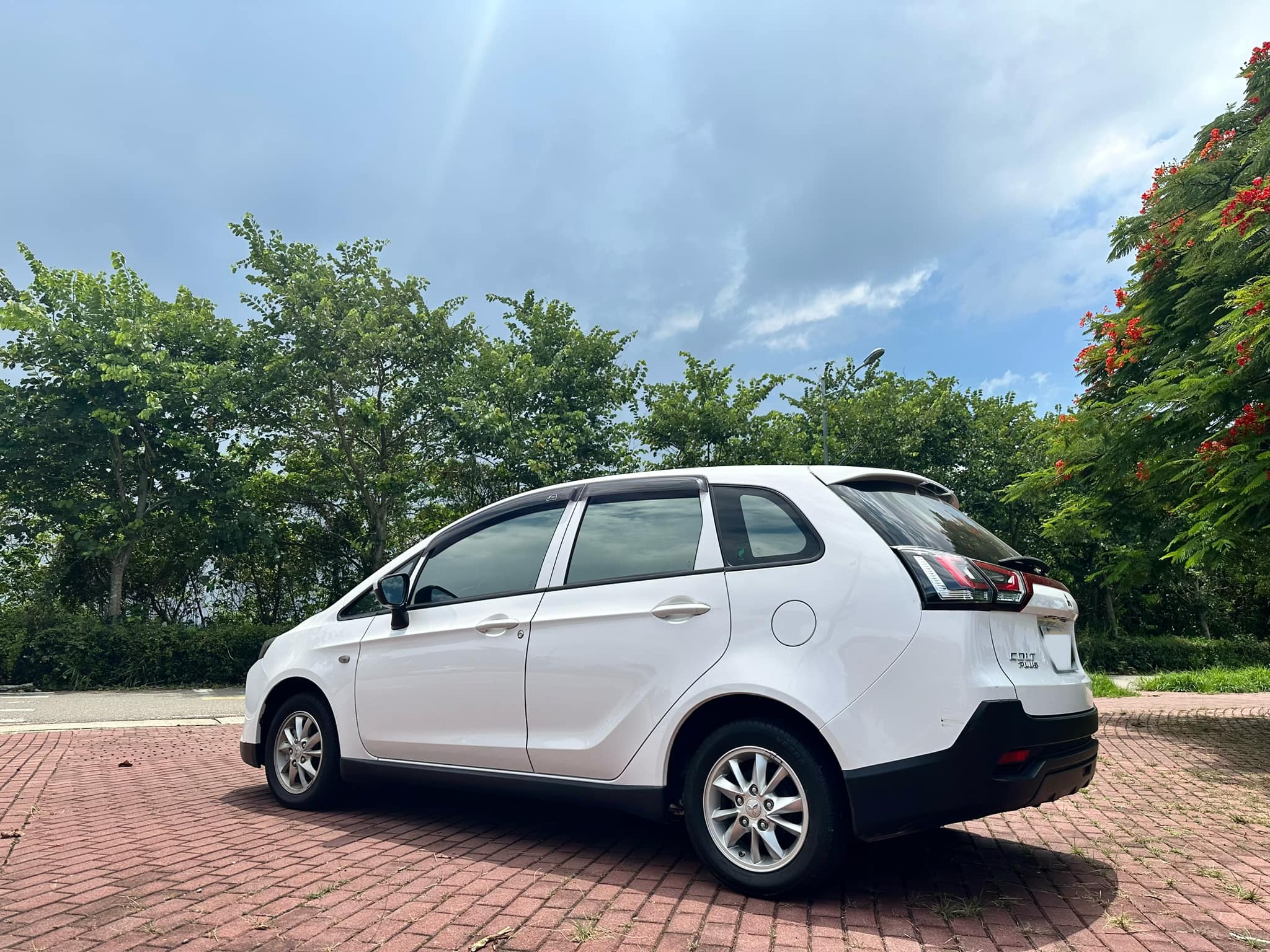 2020 Mitsubishi Colt Plus 1.5L 白 僅跑6萬 一手原鈑件  第6張相片