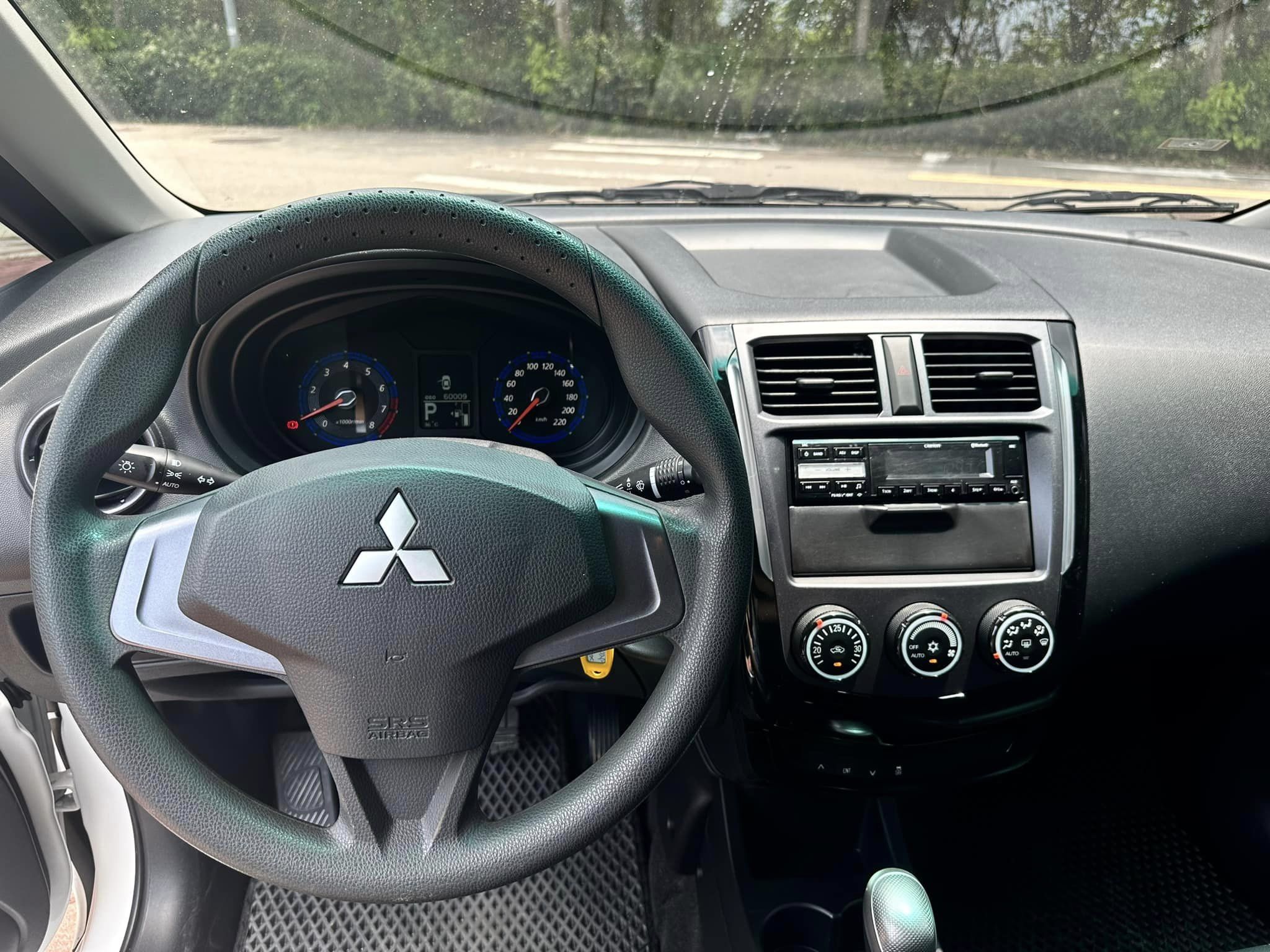 2020 Mitsubishi Colt Plus 1.5L 白 僅跑6萬 一手原鈑件  第10張相片