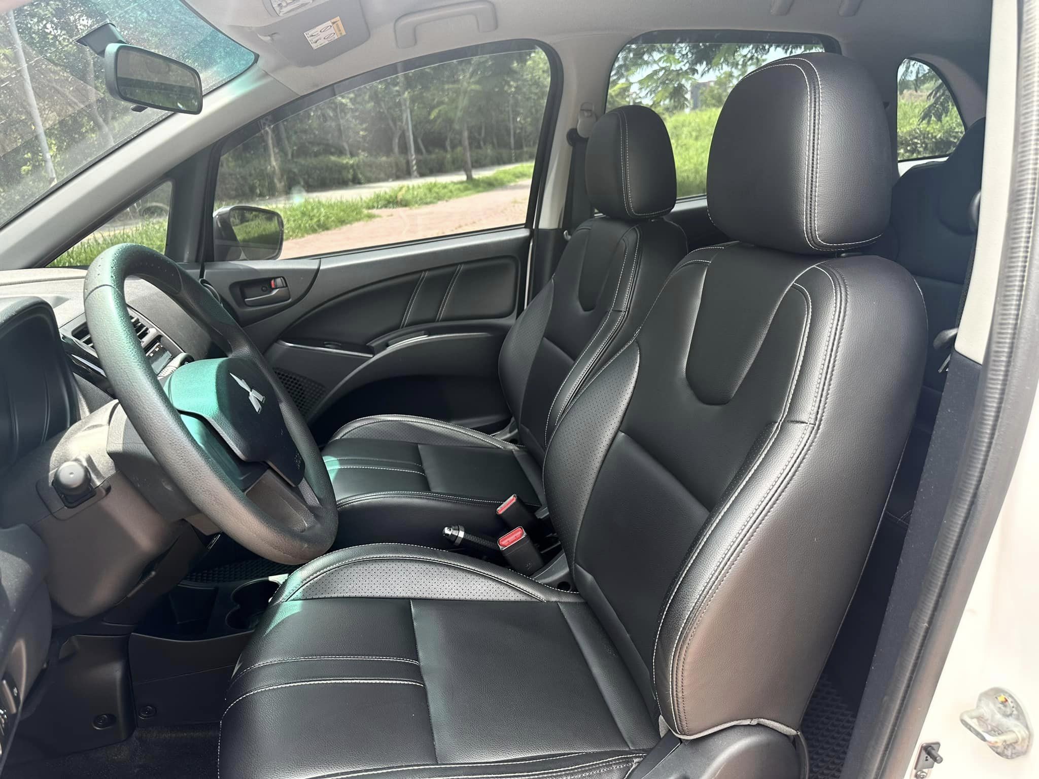 2020 Mitsubishi Colt Plus 1.5L 白 僅跑6萬 一手原鈑件  第14張相片