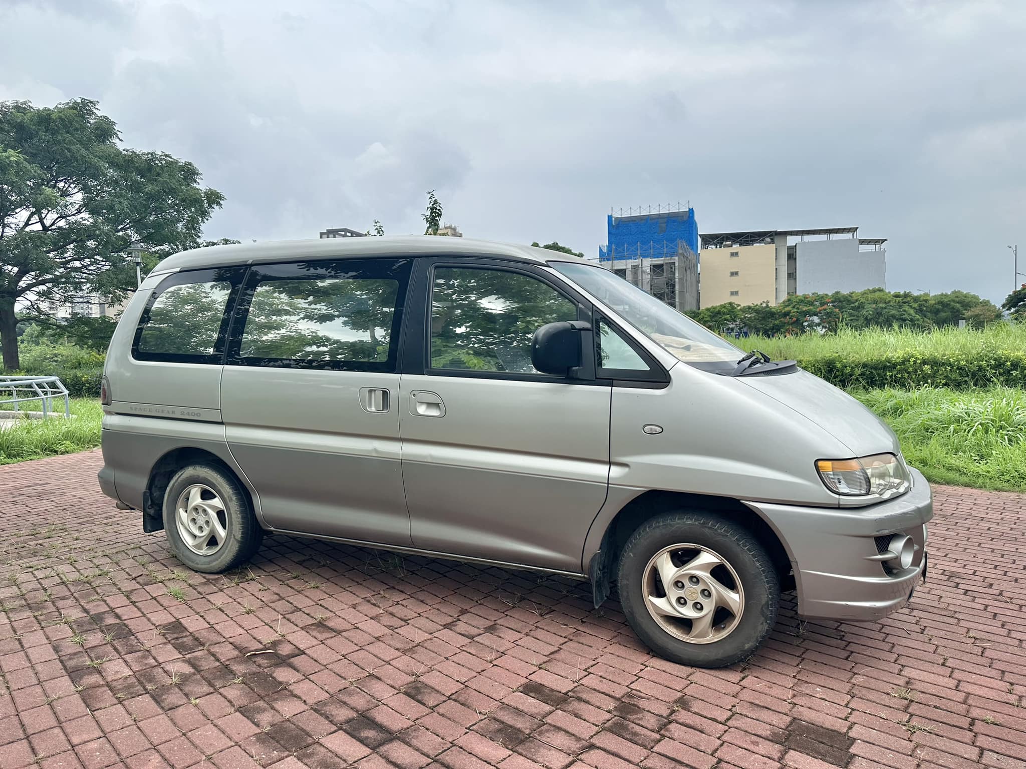 2005 Mitsubishi 三菱 SPACE GEAR 2.4L 七人座 後驅 冷房效果車況皆優 天窗  第3張相片