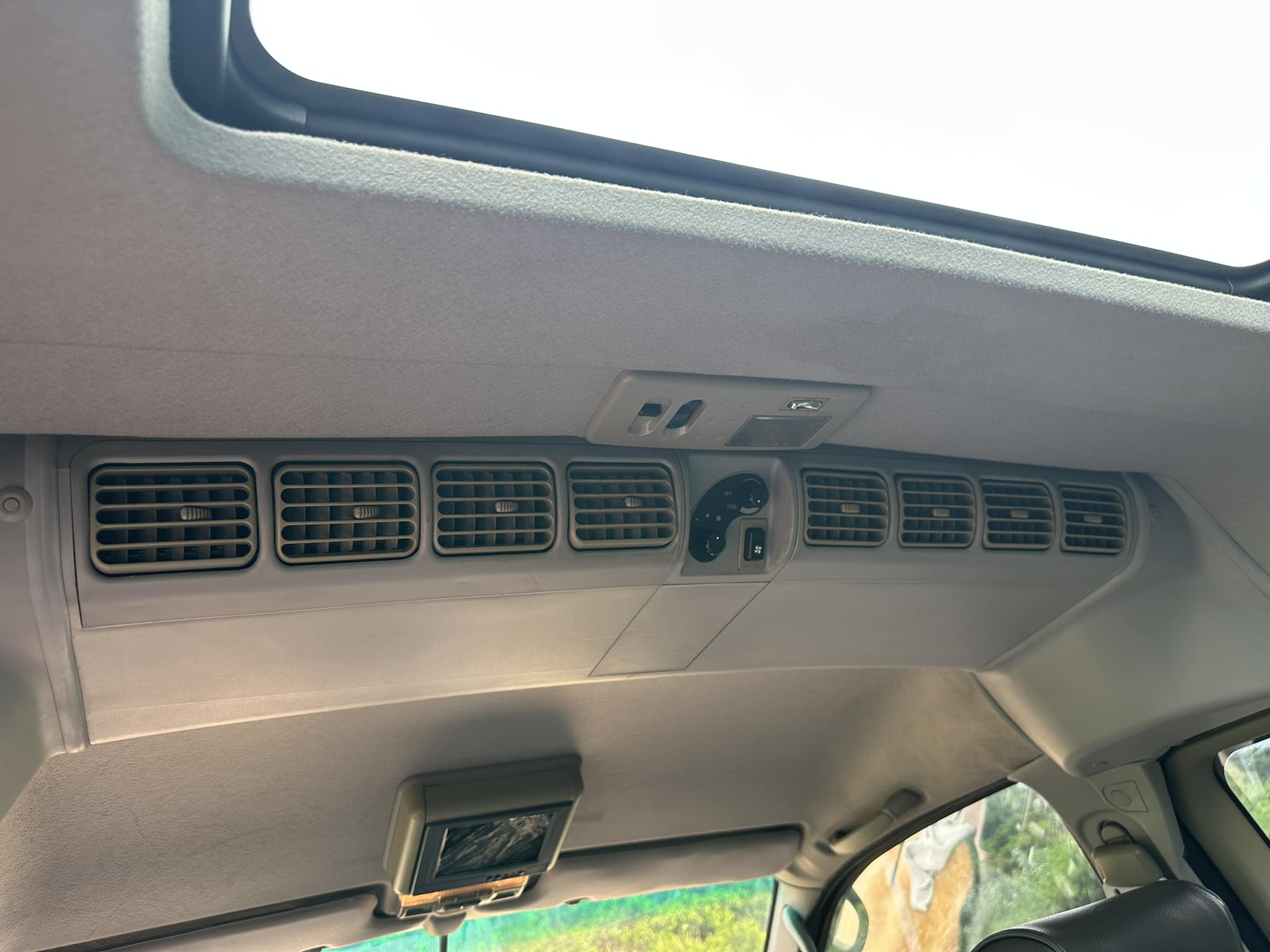 2005 Mitsubishi 三菱 SPACE GEAR 2.4L 七人座 後驅 冷房效果車況皆優 天窗  第7張相片