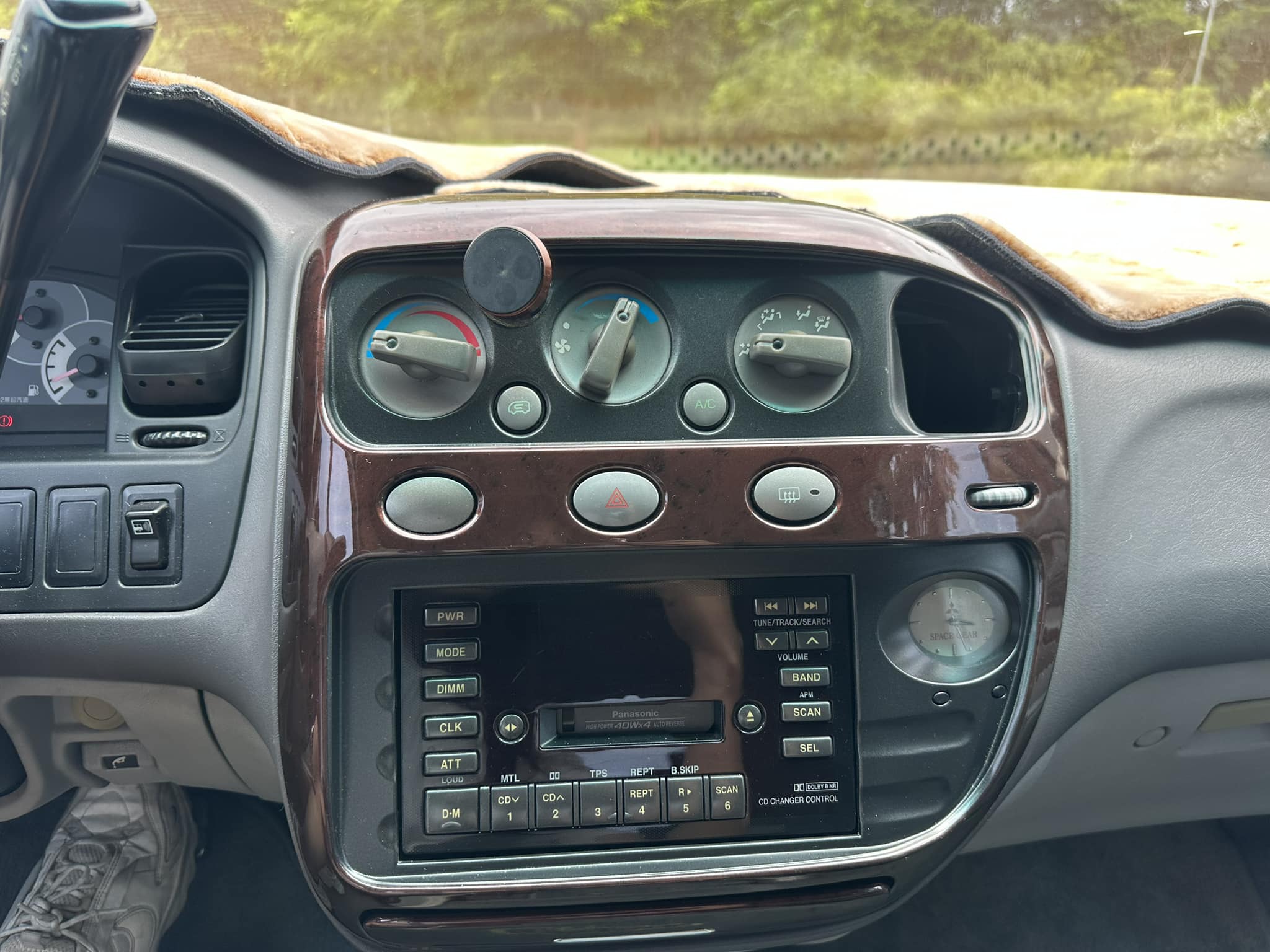 2005 Mitsubishi 三菱 SPACE GEAR 2.4L 七人座 後驅 冷房效果車況皆優 天窗  第10張相片