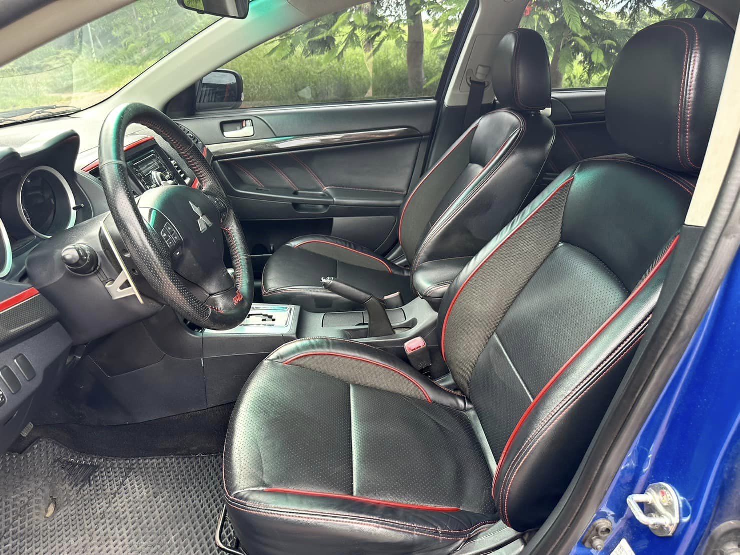 2016 Mitsubishi Lancer Fortis 1.8豪華型 摸門 免鑰匙  第9張相片